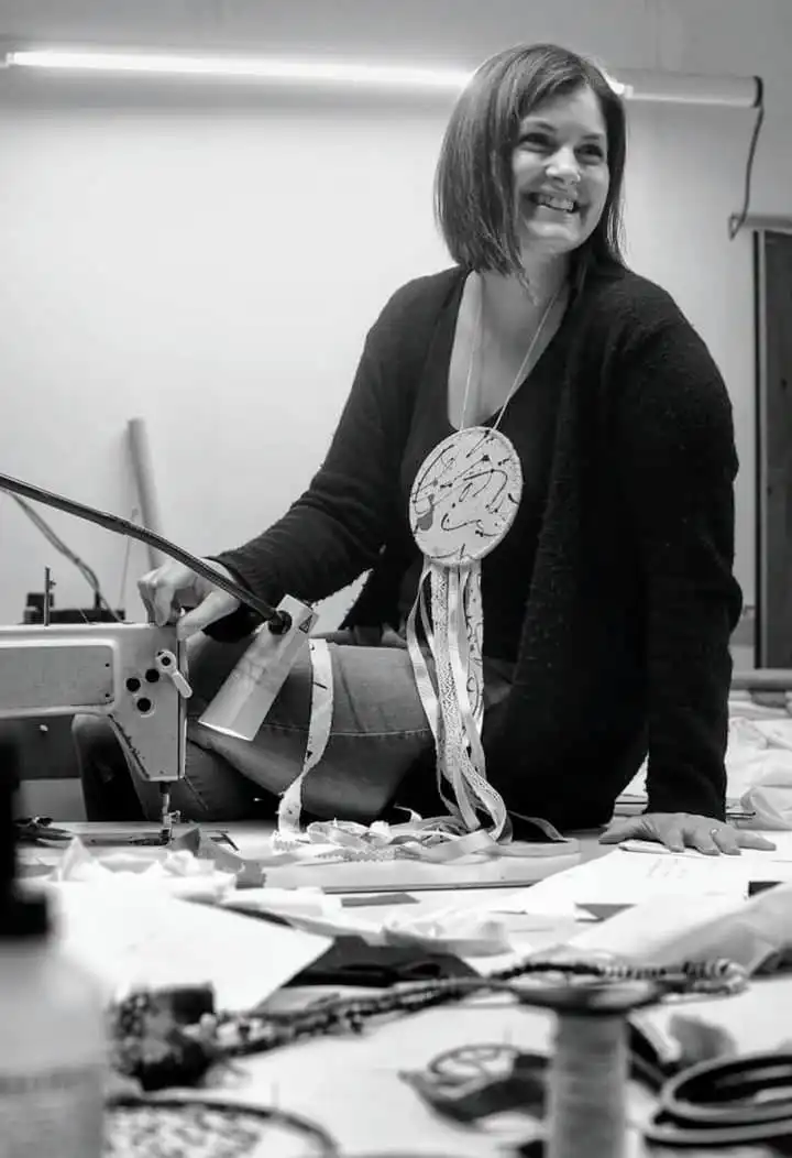 Ritratto in bianco e nero di Marika Greco, wedding designer di L’Io Atelier