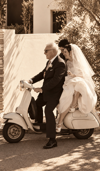 07_sposa_vespa_vintage_seppia